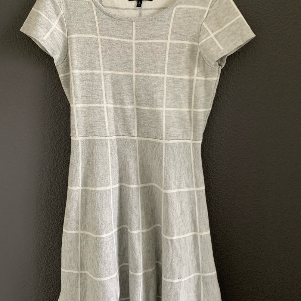 Comfortable dress for formal events made to warm you up and make you look good.